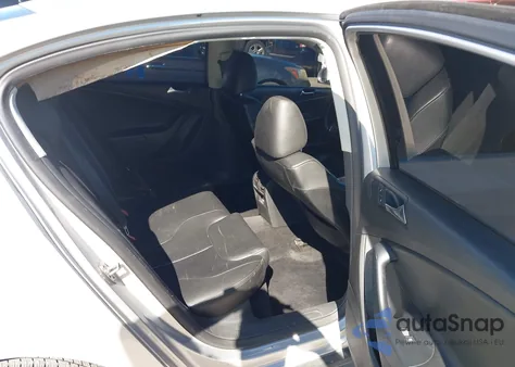 2010 Volkswagen Passat Komfort из США, поврежденный, VIN WVWJM7ANXAE146048